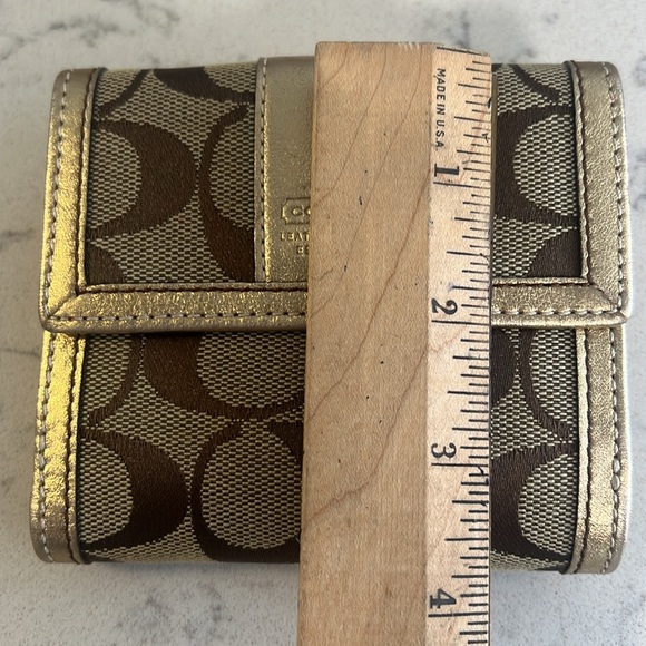 Coach wallet brown with gold leather EUC - Picture 9 of 11